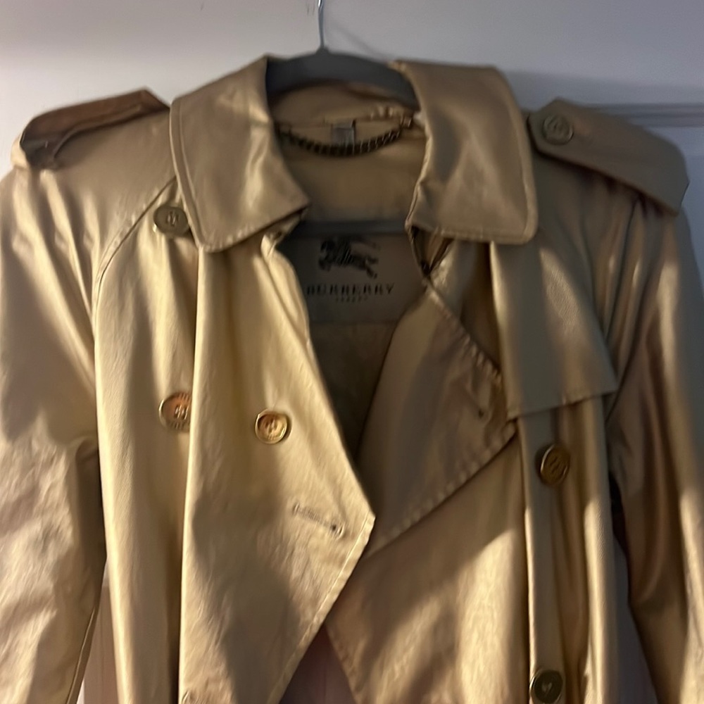 Women’s Burberry Ali don gold rain coat